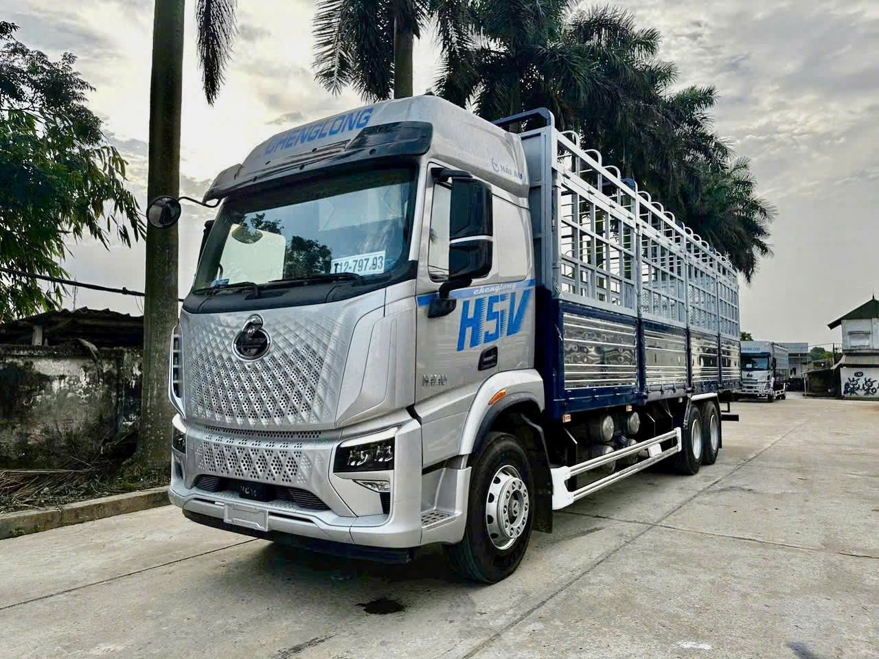 Chenglong H5V 310Hp