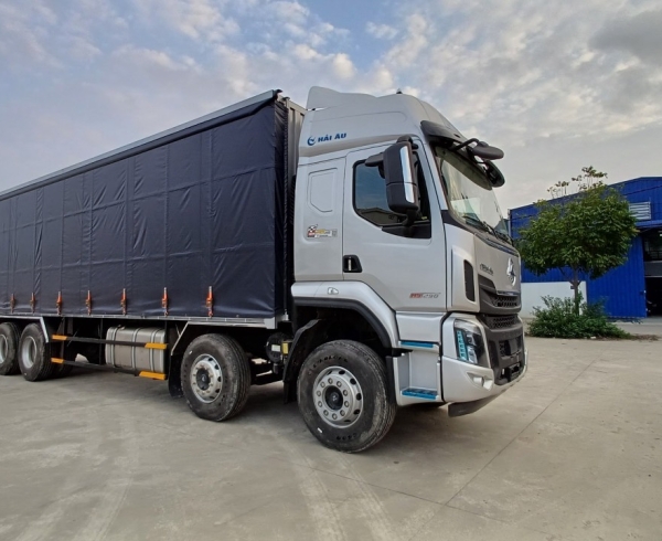 Xe Tải 4 Chân Chở Két Chai